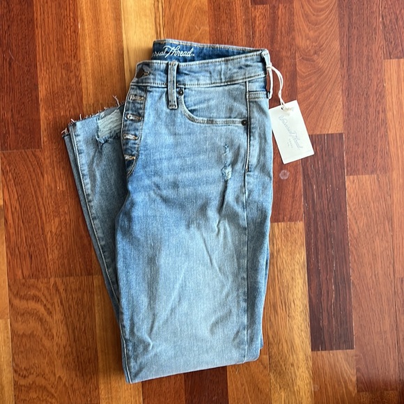 Universal Thread Jeans - Picture 2 of 2